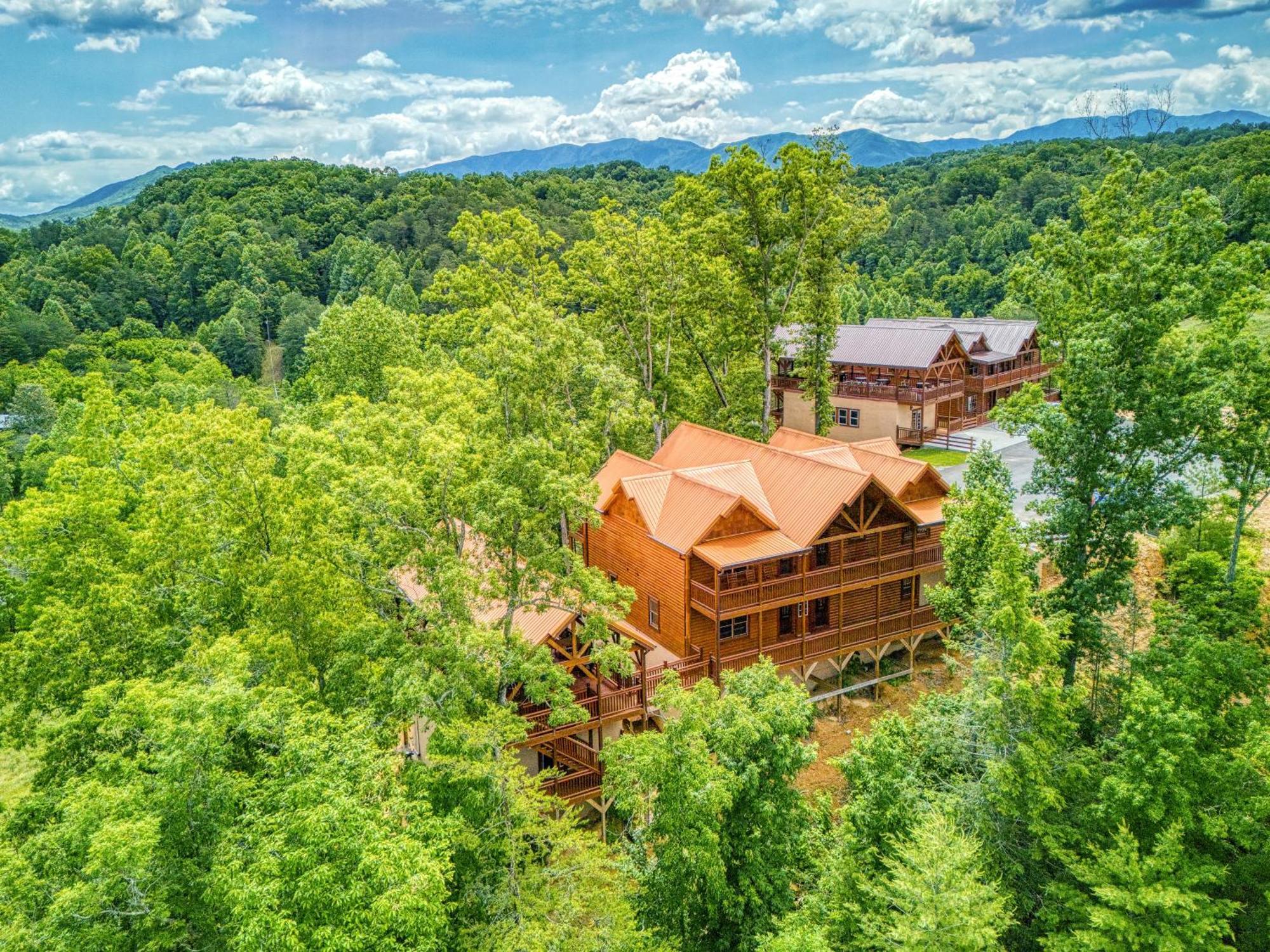 Majestic Splash- 8 Bedroom, Indoor Pool, Hot Tub, 1089 Free Tickets Each Paid Day, Dollywood Sevierville Exterior foto
